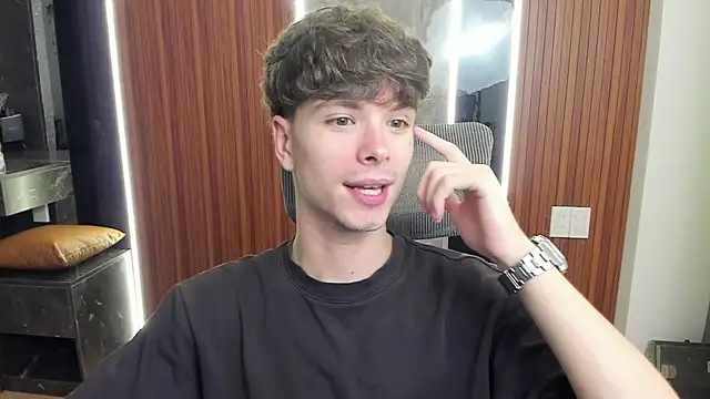calvin love you online show from April 11, 2026, 5:06 pm