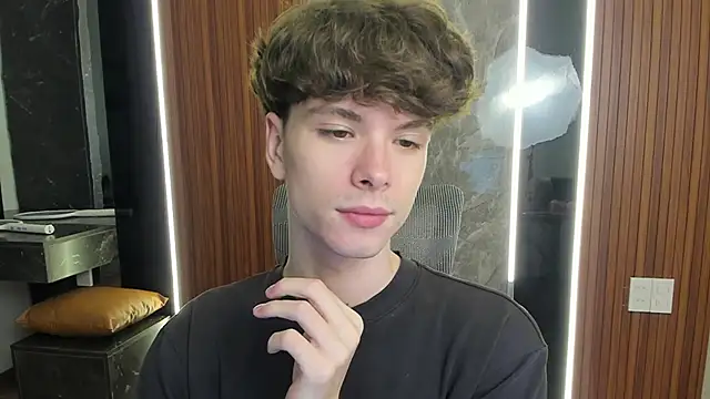 calvin love you online show from April 29, 2026, 5:06 pm