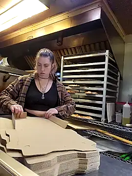 lavenderdelights online show from January 7, 2025, 9:35 pm