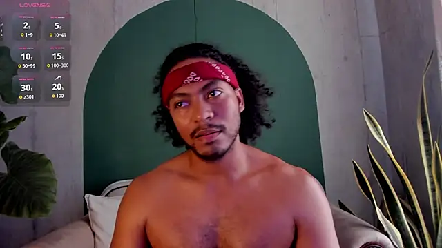 Snapshot of noah_jones__ chatting on December 4, 2025, 5:43 pm noah jones online show from December 4, 2025, 5:43 pm