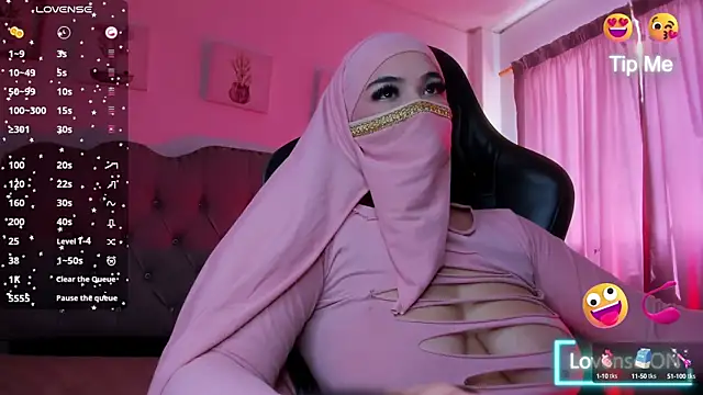 Snapshot of Tahiraa_ chatting on December 1, 2024, 4:40 pm Tahiraa online show from December 1, 2024, 4:40 pm