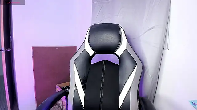 PaigeJayden online show from January 8, 2026, 3:42 am