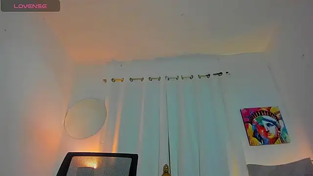 Sophie sweett19 online show from May 6, 2026, 3:24 am