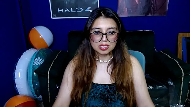 Snapshot of X_CHERRY_XX chatting on December 4, 2024, 10:51 pm X CHERRY XX online show from December 4, 2024, 10:51 pm