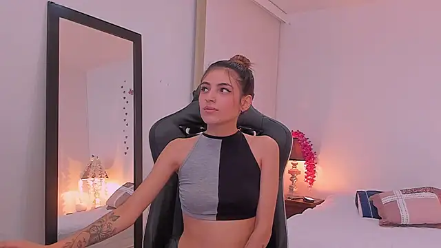 sofiarouge online show from March 21, 2025, 7:57 pm