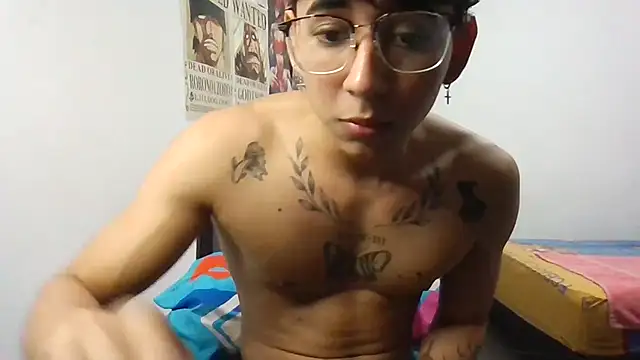 Snapshot of Dillom420 chatting on January 29, 2025, 3:44 am Dillom420 online show from January 29, 2025, 3:44 am