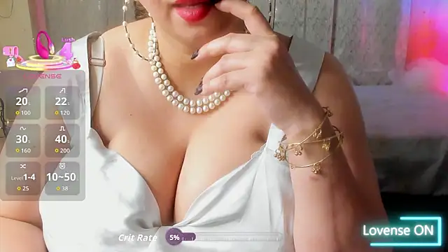 Snapshot of Gulabi_Queen chatting on May 17, 2026, 6:26 pm Gulabi Queen online show from May 17, 2026, 6:26 pm