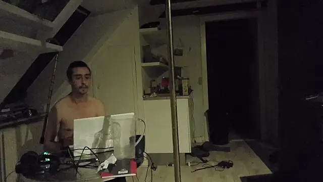 Snapshot of Stephanien chatting on December 3, 2024, 5:23 pm Stephanien online show from December 3, 2024, 5:23 pm