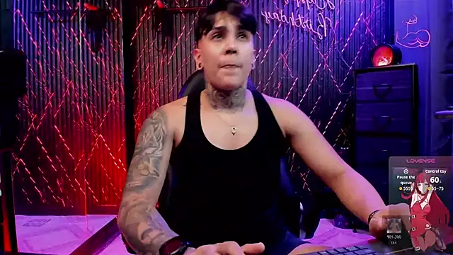 Snapshot of ZhoeStrong chatting on February 18, 2026, 10:28 pm ZhoeStrong online show from February 18, 2026, 10:28 pm