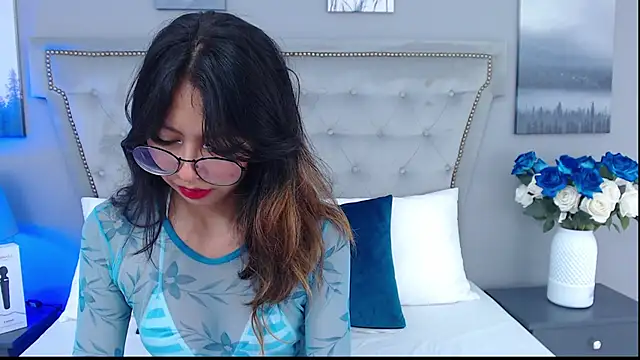 Snapshot of Yommi_Winx chatting on March 2, 2025, 8:29 pm Yommi Winx online show from March 2, 2025, 8:29 pm