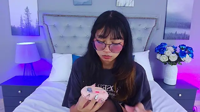 Snapshot of Yommi_Winx chatting on September 9, 2025, 9:14 pm Yommi Winx online show from September 9, 2025, 9:14 pm
