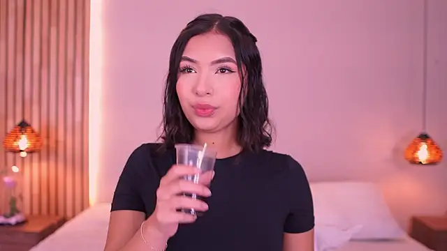 Snapshot of _SofiaCortez_ chatting on October 1, 2025, 12:11 pm SofiaCortez online show from October 1, 2025, 12:11 pm