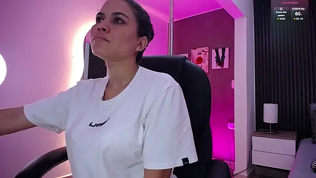 natasha  jackson online show from October 15, 2025, 12:27 pm