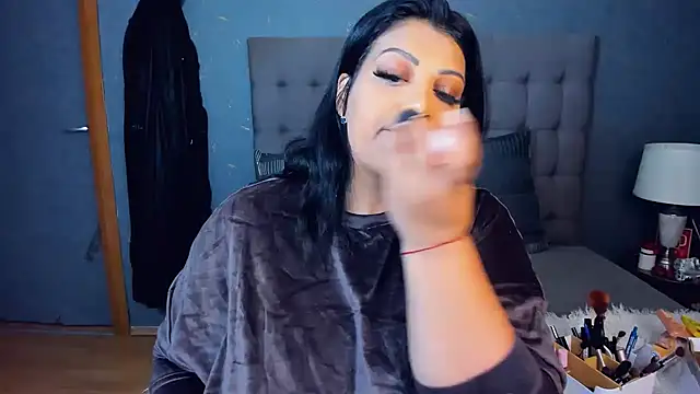 AmyCubes online show from October 14, 2025, 4:35 am