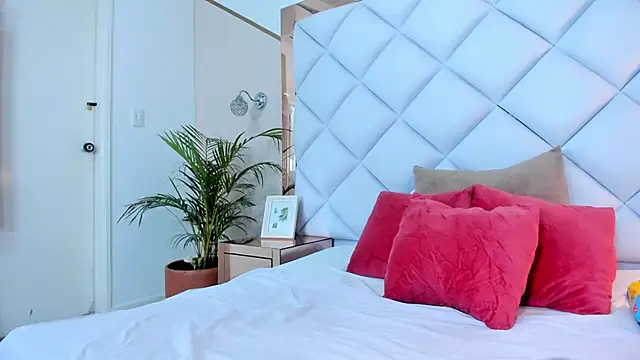 Snapshot of melaniee_jones chatting on December 23, 2024, 6:16 pm melaniee jones online show from December 23, 2024, 6:16 pm