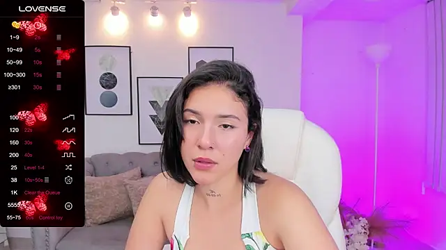 Snapshot of kendaall_jenner_ chatting on December 23, 2024, 4:01 am kendaall jenner online show from December 23, 2024, 4:01 am