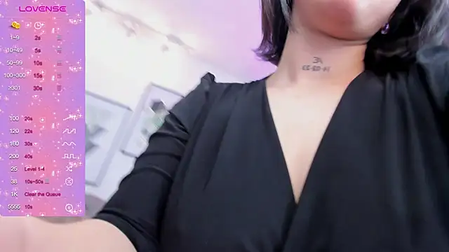 Snapshot of kendaall_jenner_ chatting on December 24, 2024, 3:49 am kendaall jenner online show from December 24, 2024, 3:49 am