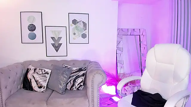 Snapshot of kendaall_jenner_ chatting on January 17, 2025, 7:30 am kendaall jenner online show from January 17, 2025, 7:30 am