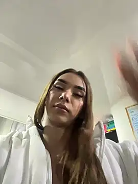 Snapshot of Nikol_Rang__ chatting on February 12, 2025, 12:58 am Nikol Rang online show from February 12, 2025, 12:58 am