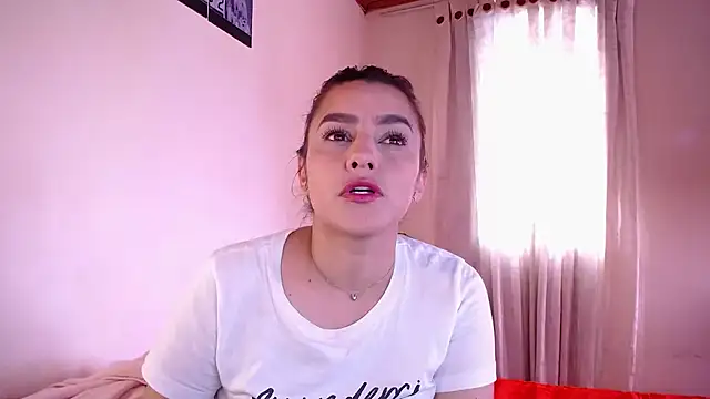 Snapshot of Lu_perez chatting on October 6, 2025, 7:11 pm Lu perez online show from October 6, 2025, 7:11 pm