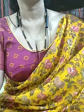 Snapshot of bhuvana555 chatting on November 13, 2025, 5:39 am bhuvana555 online show from November 13, 2025, 5:39 am