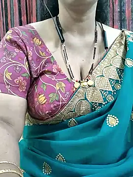 Snapshot of bhuvana555 chatting on December 19, 2025, 4:30 am bhuvana555 online show from December 19, 2025, 4:30 am