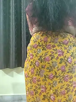 Snapshot of bhuvana555 chatting on January 7, 2026, 5:26 pm bhuvana555 online show from January 7, 2026, 5:26 pm