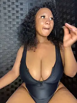 Snapshot of MayaPassion chatting on January 4, 2025, 6:41 am MayaPassion online show from January 4, 2025, 6:41 am