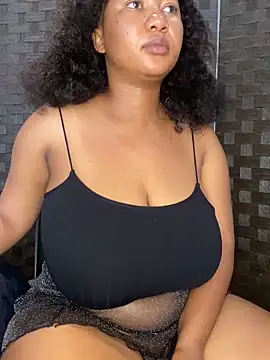 Snapshot of MayaPassion chatting on February 2, 2025, 1:30 pm MayaPassion online show from February 2, 2025, 1:30 pm