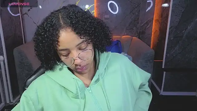 Violeth b online show from November 23, 2025, 12:49 pm