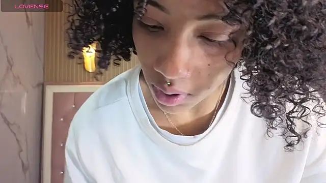 Violeth b online show from December 16, 2025, 1:05 pm