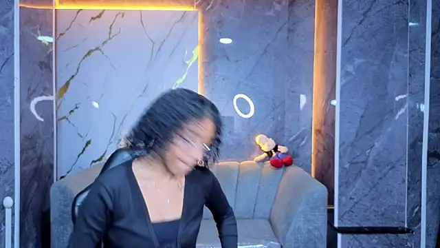 Violeth b online show from April 10, 2026, 1:05 pm