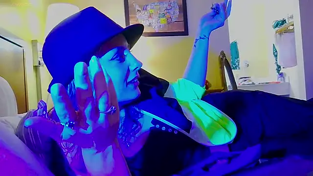 Snapshot of SkarlettRose96 chatting on March 8, 2026, 5:33 am SkarlettRose96 online show from March 8, 2026, 5:33 am