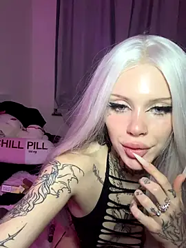 Snapshot of Julamayana chatting on November 20, 2025, 10:53 pm Julamayana online show from November 20, 2025, 10:53 pm