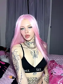 Snapshot of Julamayana chatting on December 2, 2025, 9:43 pm Julamayana online show from December 2, 2025, 9:43 pm