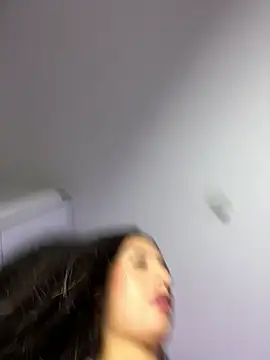 IssabellaLopez online show from May 27, 2026, 4:37 pm
