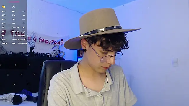 Jeam hot online show from October 31, 2025, 9:38 pm