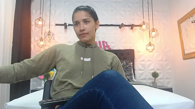 Alison Wiley online show from February 12, 2025, 11:40 am