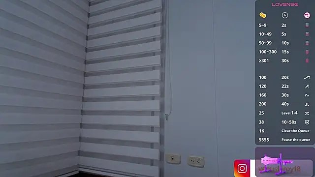 Snapshot of venusleroy_ chatting on February 10, 2025, 12:41 am venusleroy  online show from February 10, 2025, 12:41 am