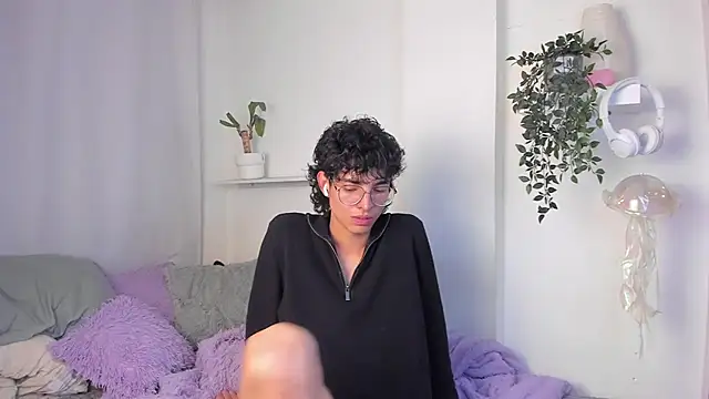 Snapshot of santy-kitty chatting on February 16, 2026, 12:07 am santy-kitty online show from February 16, 2026, 12:07 am