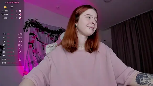 ScarletRos3 online show from February 13, 2025, 8:55 pm