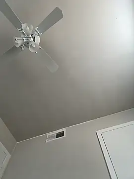 Snapshot of elamante03 chatting on December 6, 2024, 5:22 pm elamante03 online show from December 6, 2024, 5:22 pm