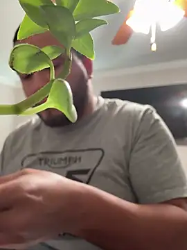 Snapshot of elamante03 chatting on December 31, 2024, 6:13 pm elamante03 online show from December 31, 2024, 6:13 pm