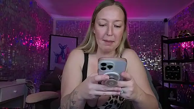 lucyallen4201 online show from January 12, 2026, 3:50 pm