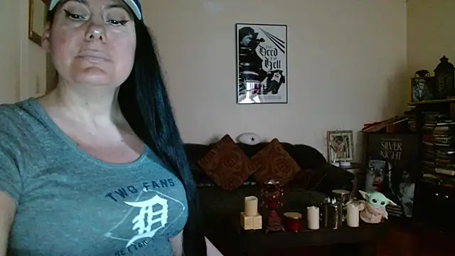 mandaloriangirls online show from April 17, 2026, 6:00 pm