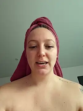 Snapshot of Milas_Dreams chatting on November 6, 2025, 8:26 am Milas Dreams online show from November 6, 2025, 8:26 am