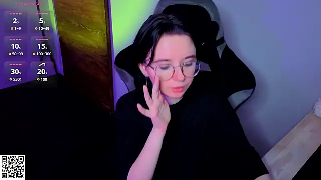 Snapshot of Nora_Failure chatting on June 14, 2026, 10:01 pm Nora Failure online show from June 14, 2026, 10:01 pm