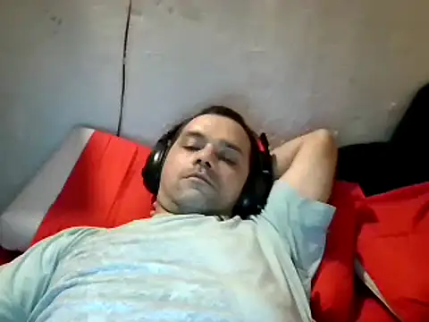 Lolosalvage83 online show from March 4, 2025, 6:50 pm