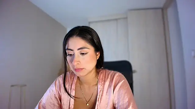 auroracaruso11 online show from July 12, 2026, 8:11 pm