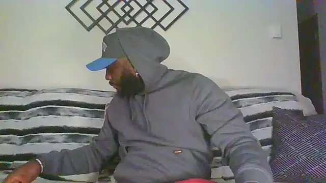 Snapshot of Stayinalive1992 chatting on December 17, 2025, 2:39 am Stayinalive1992 online show from December 17, 2025, 2:39 am